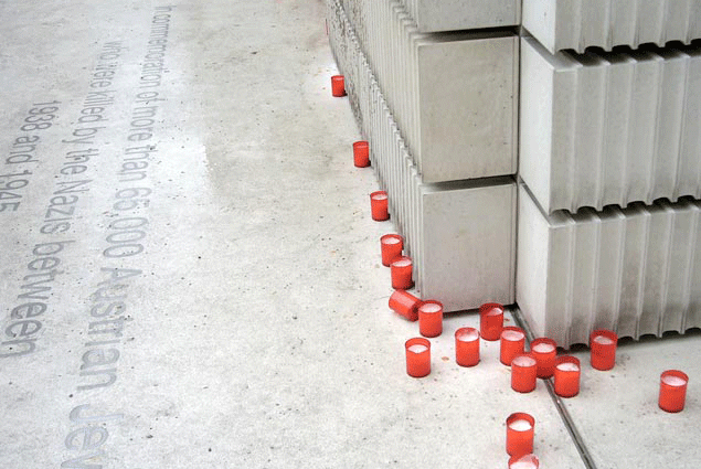 Judenplatz_Holocaust_Monument